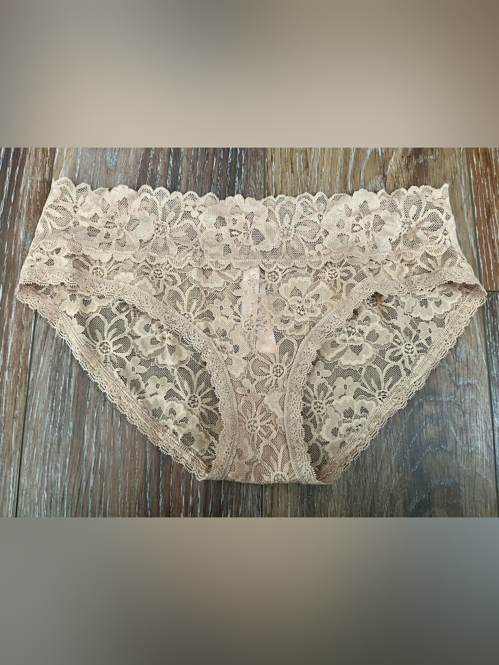 Victoria’s Secret All Over Lace Nude Hiphugger Panties Size Medium